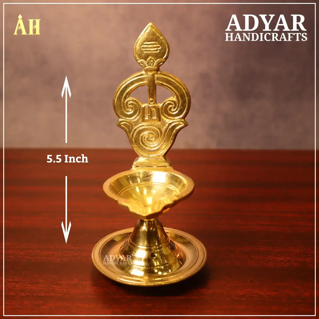 Om Vilakku - image 1